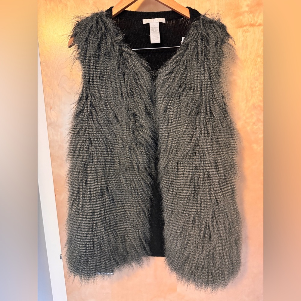 Design History Black Knit Vest with Faux Fur